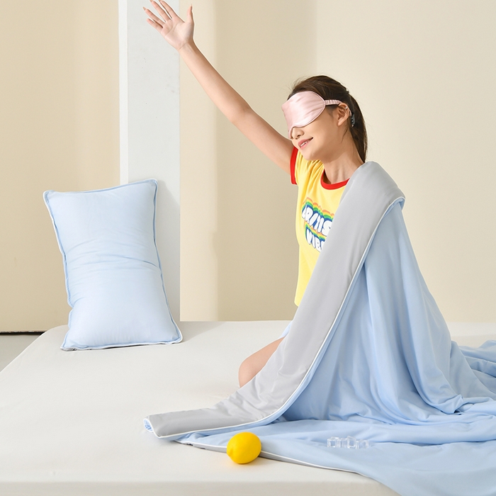 91家纺网 家纺一手货源 找家纺 彩烨 2025纯色凉感丝夏被冰淇淋夏凉被素色空调被学生 【极光蓝灰】