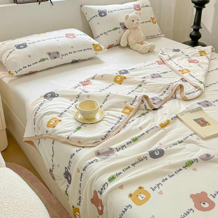 91家纺网 家纺一手货源 找家纺 葡萄家 2024新款A类母婴级大豆纤维牛奶丝针织棉夏凉被 字母小熊