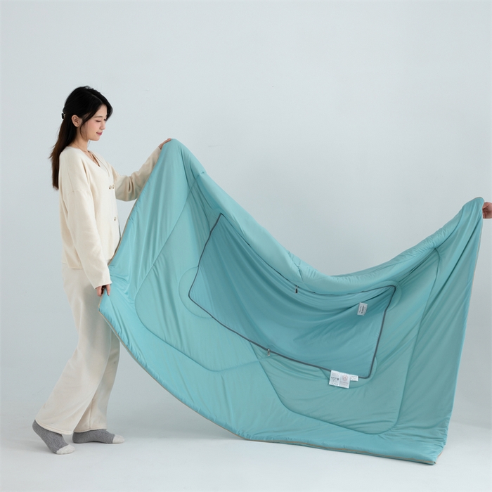 91家纺网 家纺一手货源 找家纺 照世 2024新款凉感丝贴布绣抱枕被 云水绿