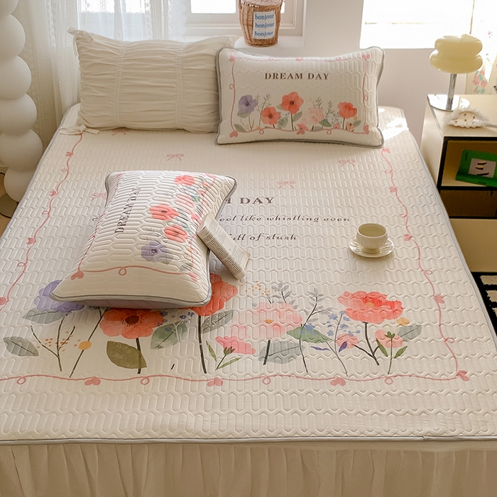 91家纺网 家纺一手货源 找家纺 顾里家纺 顾里家纺 2024新款凉感丝数码印花INS风大版凉席三件套 晕染花花