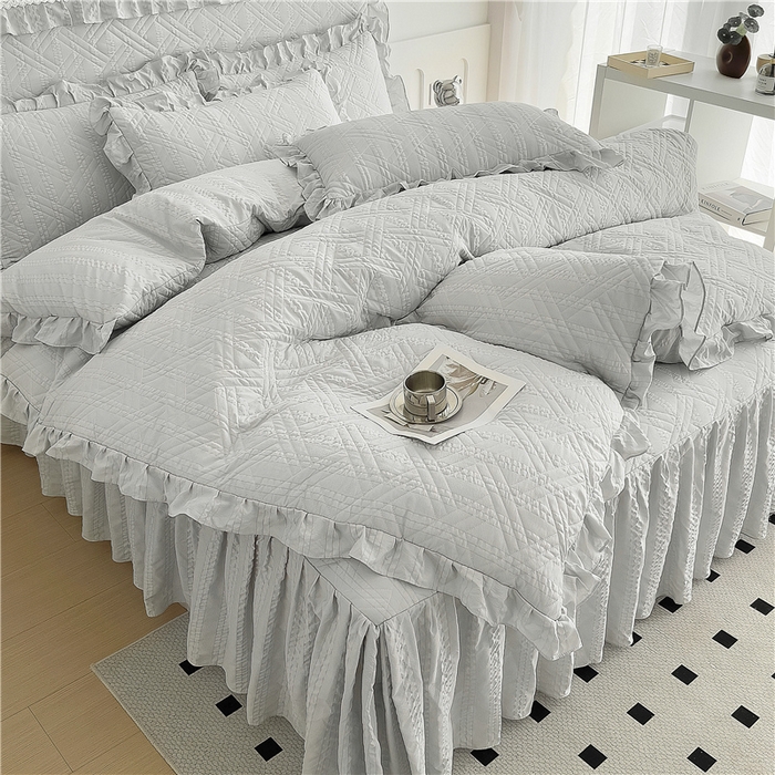 91家纺网 家纺一手货源 找家纺 十个点 2024新款亲肤水洗泡泡棉夹棉绗缝床裙款单品及套件 银灰