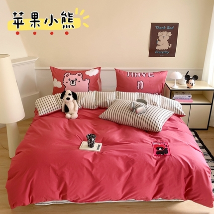 91家纺网 家纺一手货源 找家纺 柠馨 2024新款全棉卡通数码印花绣标系列四件套 苹果小熊