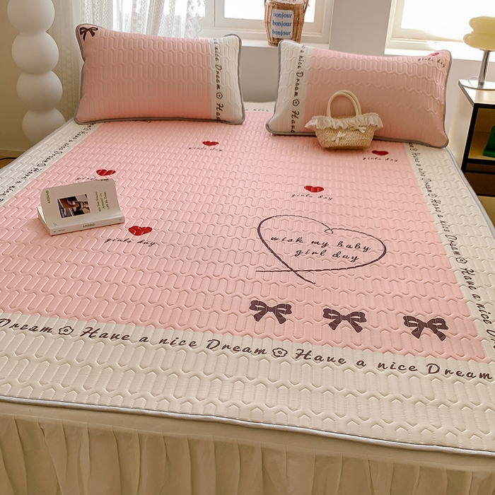 91家纺网 家纺一手货源 找家纺 顾里家纺 顾里家纺 2024新款凉感丝数码印花INS风大版凉席三件套 字母爱心