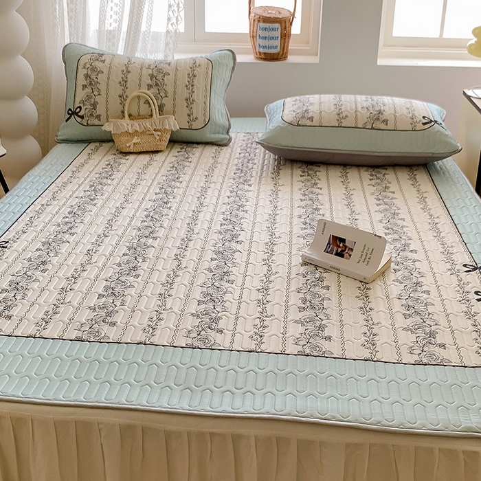 91家纺网 家纺一手货源 找家纺 顾里家纺 顾里家纺 2024新款凉感丝数码印花INS风大版凉席三件套 国风花朵蓝