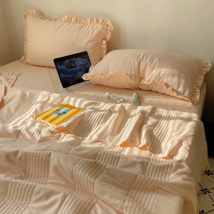 91家纺网 家纺一手货源 找家纺 六巷胡同2024新款INS韩国博主同款绗缝夏被四件套 软糖粉