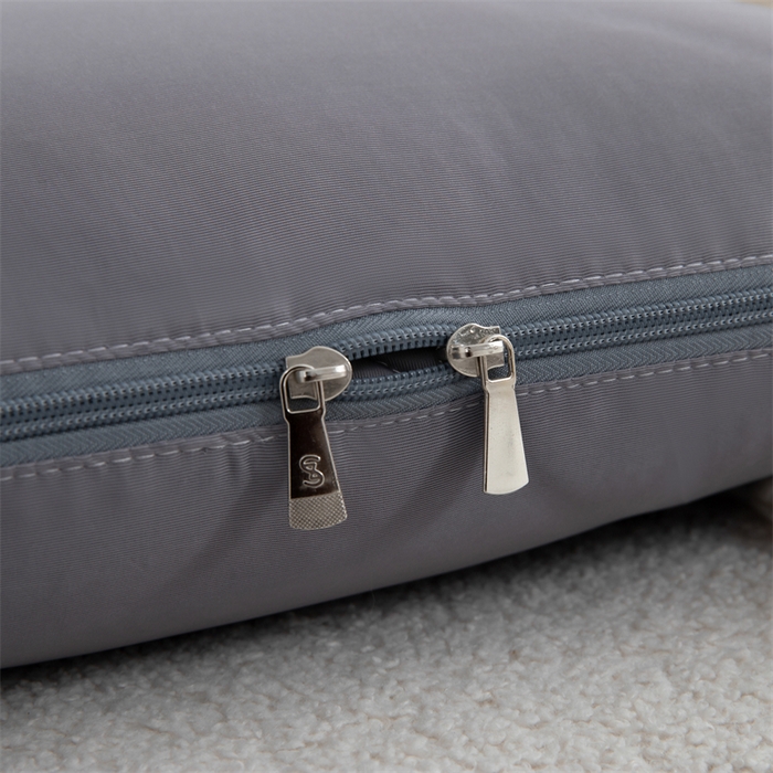 91家纺网 家纺一手货源 找家纺 照世 2024新款凉感丝贴布绣抱枕被 深灰色