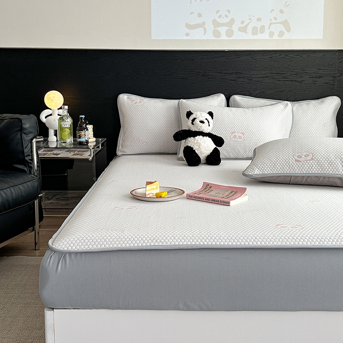 91家纺网 家纺一手货源 找家纺 2024 新款A类立体提花冰豆豆凉感抗菌凉席床笠款 熊猫粉紫