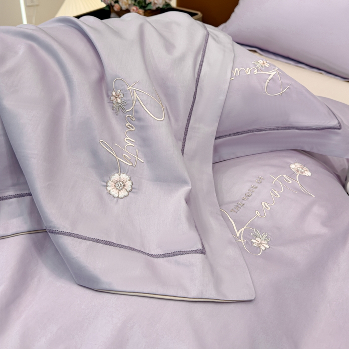 91家纺网 家纺一手货源 找家纺 U品汇 2024新品60S支贡缎长绒棉刺绣花四件套AB版纯棉全棉4件套100%棉 爱莎-浅魅紫