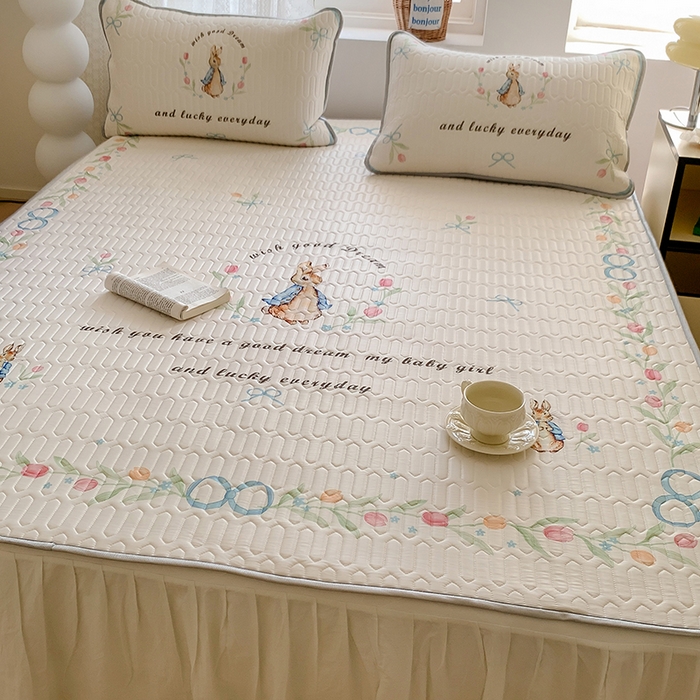 91家纺网 家纺一手货源 找家纺 顾里家纺 顾里家纺 2024新款凉感丝数码印花INS风大版凉席三件套 彼得兔