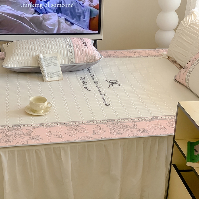 91家纺网 家纺一手货源 找家纺 顾里家纺 顾里家纺 2024新款凉感丝数码印花INS风大版凉席三件套 法式粉花