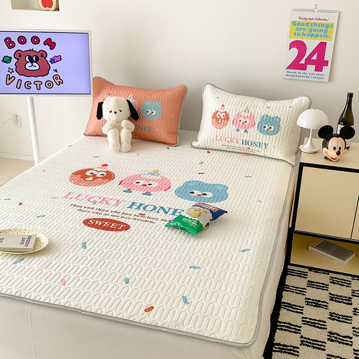 91家纺网 家纺一手货源 找家纺 顾里家纺 顾里家纺 2024新款凉感丝数码印花INS风大版凉席三件套 大眼可可