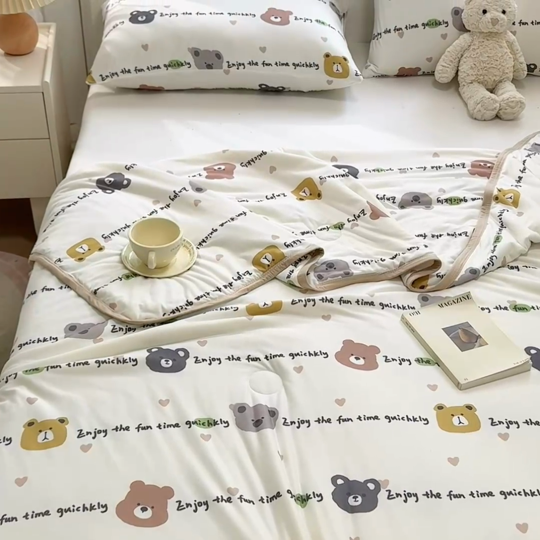 91家纺网 家纺一手货源 找家纺 葡萄家 2024新款A类母婴级大豆纤维牛奶丝针织棉夏凉被 字母小熊