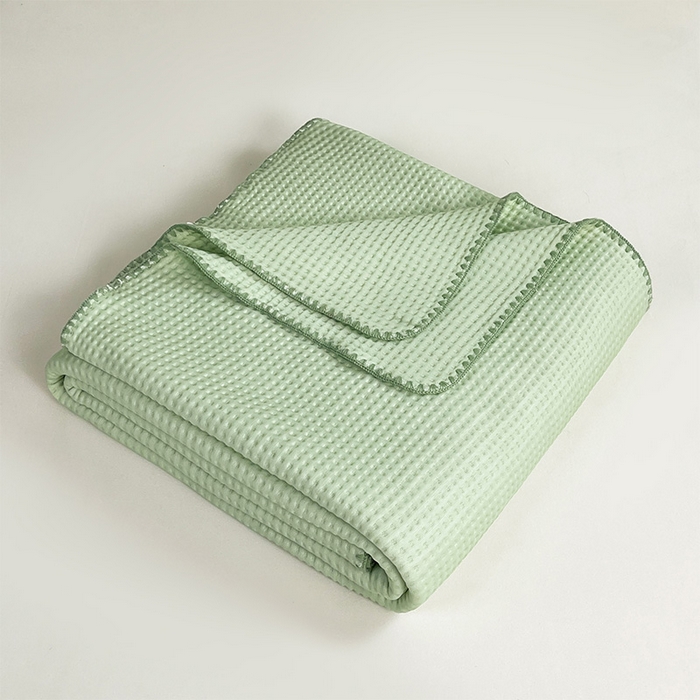 91家纺网 家纺一手货源 找家纺 伊被源 2024新款A类华夫格凉感丝盖毯点点夏被 云川绿