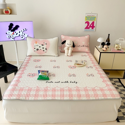 91家纺网 家纺一手货源 找家纺 顾里家纺 顾里家纺 2024新款凉感丝数码印花INS风大版凉席三件套 爱心猫咪