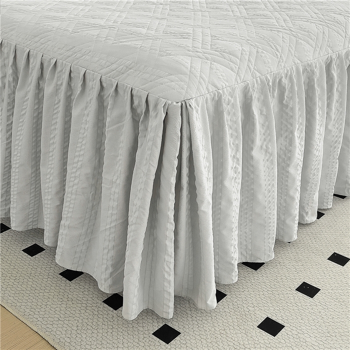 91家纺网 家纺一手货源 找家纺 十个点 2024新款亲肤水洗泡泡棉夹棉绗缝床裙款单品及套件 银灰