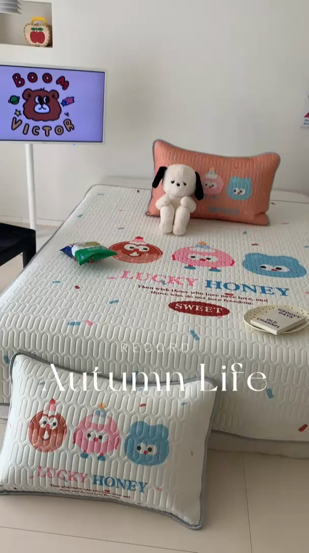 91家纺网 家纺一手货源 找家纺 顾里家纺 顾里家纺 2024新款凉感丝数码印花INS风大版凉席三件套 大眼可可