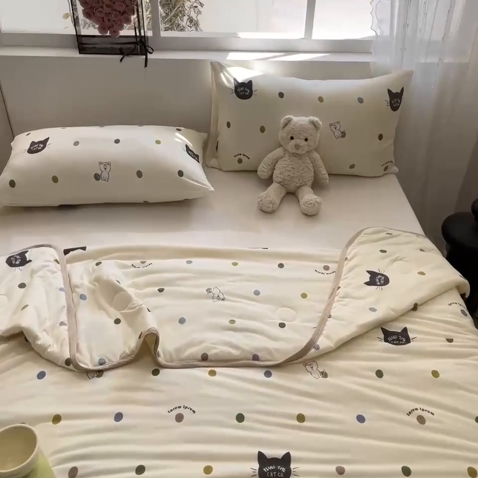 91家纺网 家纺一手货源 找家纺 葡萄家 2024新款A类母婴级大豆纤维牛奶丝针织棉夏凉被 波点猫