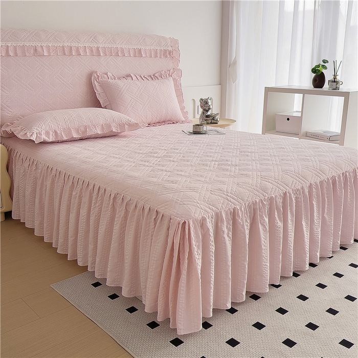 91家纺网 家纺一手货源 找家纺 2024新款亲肤水洗泡泡棉夹棉绗缝床裙款单品及套件 玉粉