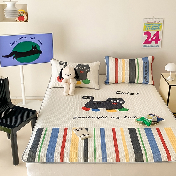 91家纺网 家纺一手货源 找家纺 顾里家纺 顾里家纺 2024新款凉感丝数码印花INS风大版凉席三件套 时尚猫猫