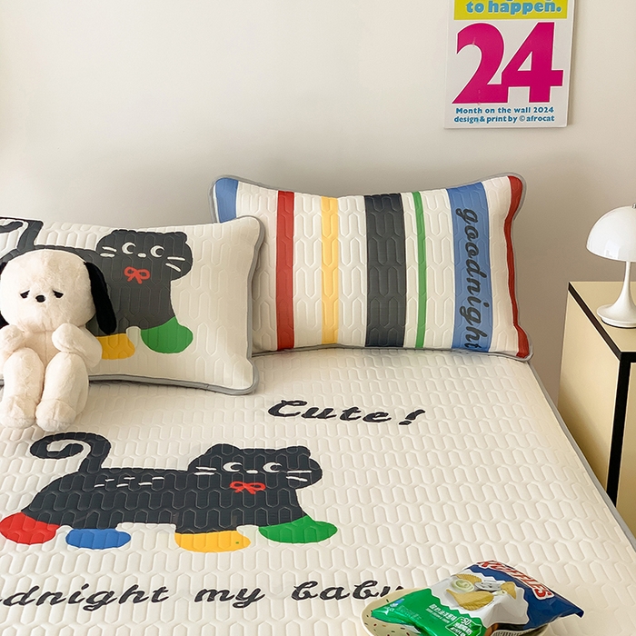 91家纺网 家纺一手货源 找家纺 顾里家纺 顾里家纺 2024新款凉感丝数码印花INS风大版凉席三件套 时尚猫猫