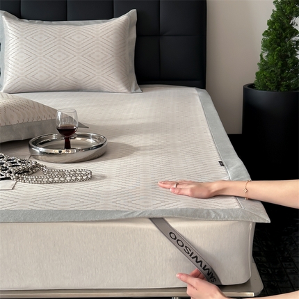 91家纺网 家纺一手货源 找家纺 （总）三味舒屋 2025新款轻奢主义抗菌防螨凉感提花冰丝养生席床席款