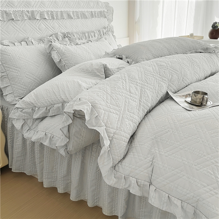 91家纺网 家纺一手货源 找家纺 十个点 2024新款亲肤水洗泡泡棉夹棉绗缝床裙款单品及套件 银灰