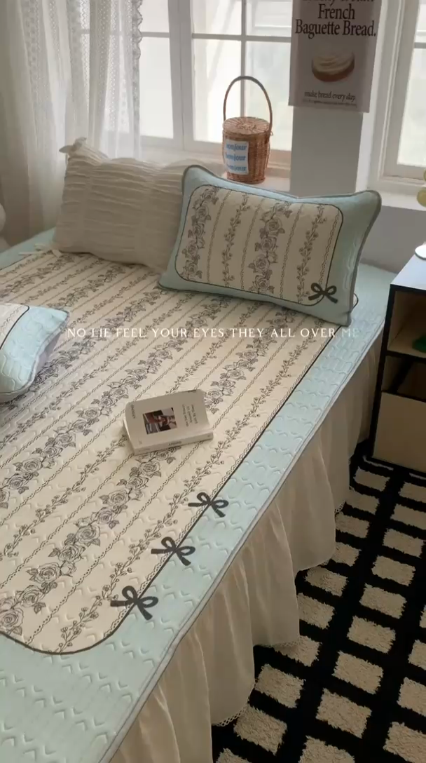 91家纺网 家纺一手货源 找家纺 顾里家纺 顾里家纺 2024新款凉感丝数码印花INS风大版凉席三件套 国风花朵蓝