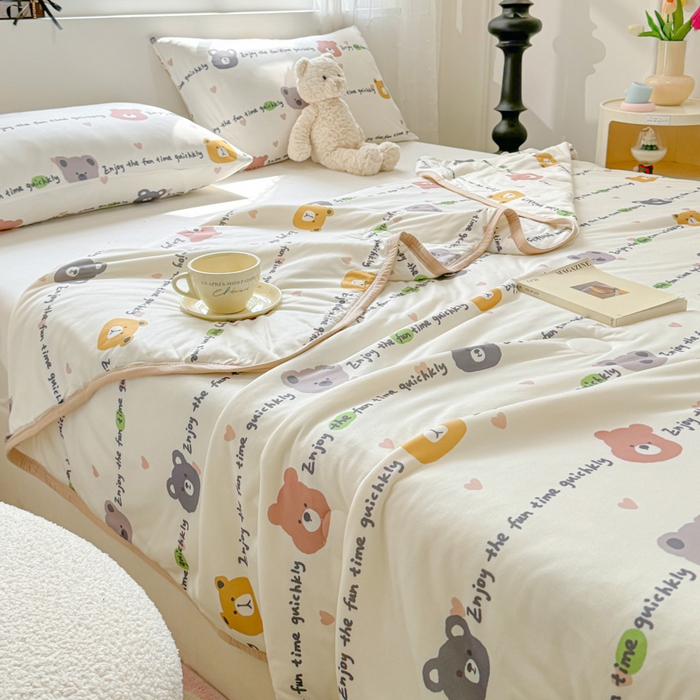 91家纺网 家纺一手货源 找家纺 葡萄家 2024新款A类母婴级大豆纤维牛奶丝针织棉夏凉被 字母小熊