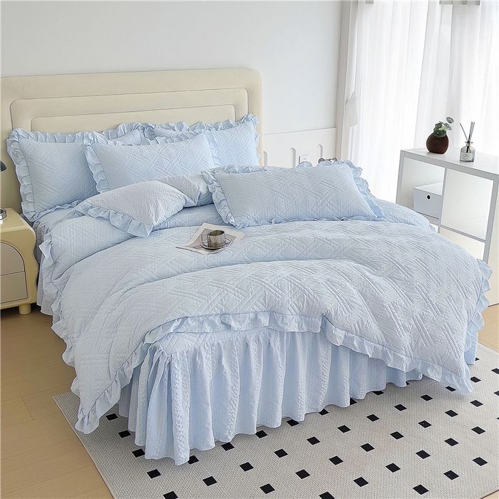 91家纺网 家纺一手货源 找家纺 十个点 2024新款亲肤水洗泡泡棉夹棉绗缝床裙款单品及套件 天蓝