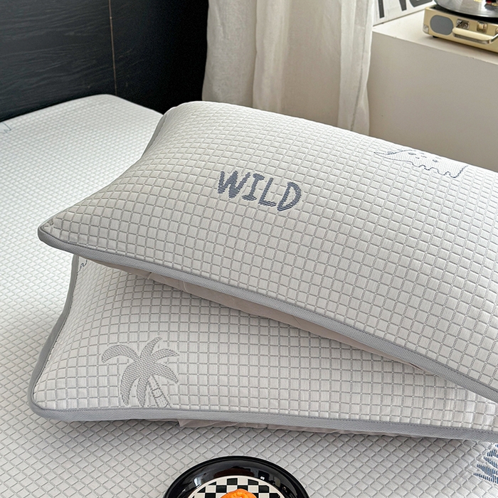 91家纺网 家纺一手货源 找家纺 2024 新款A类立体提花冰豆豆凉感抗菌凉席床笠款 恐龙蓝灰