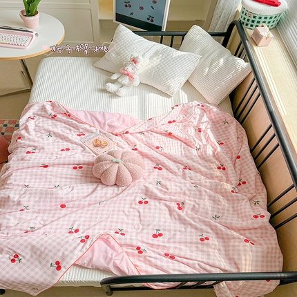 91家纺网 家纺一手货源 找家纺 顾里家纺 2024新款ins韩系华夫格夏凉被夏被空调被 格子樱桃