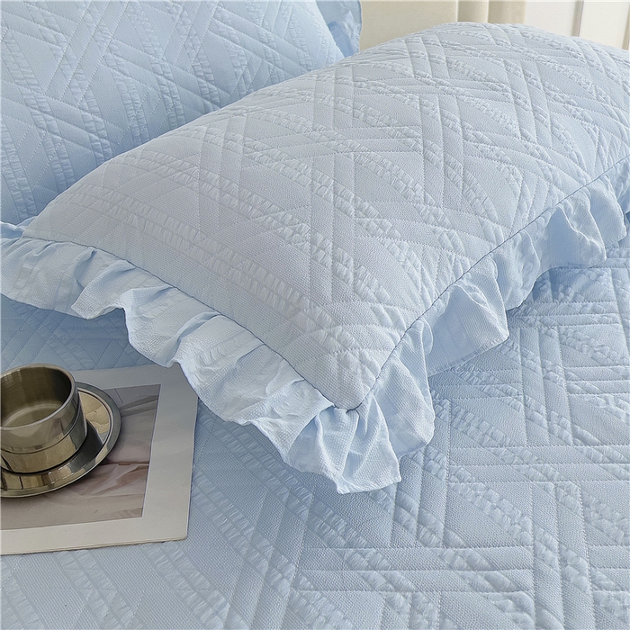 91家纺网 家纺一手货源 找家纺 十个点 2024新款亲肤水洗泡泡棉夹棉绗缝床裙款单品及套件 天蓝