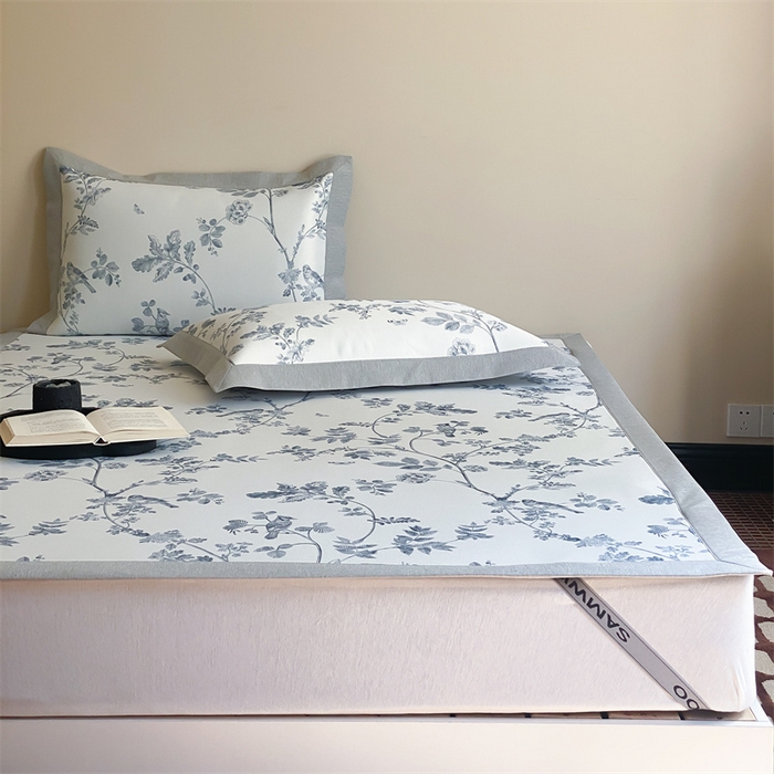 91家纺网 家纺一手货源 找家纺 三味舒屋 2026新款凉感抗菌防螨印花冰丝养生席手绘系列【花卉】床席款 枝晓蓝