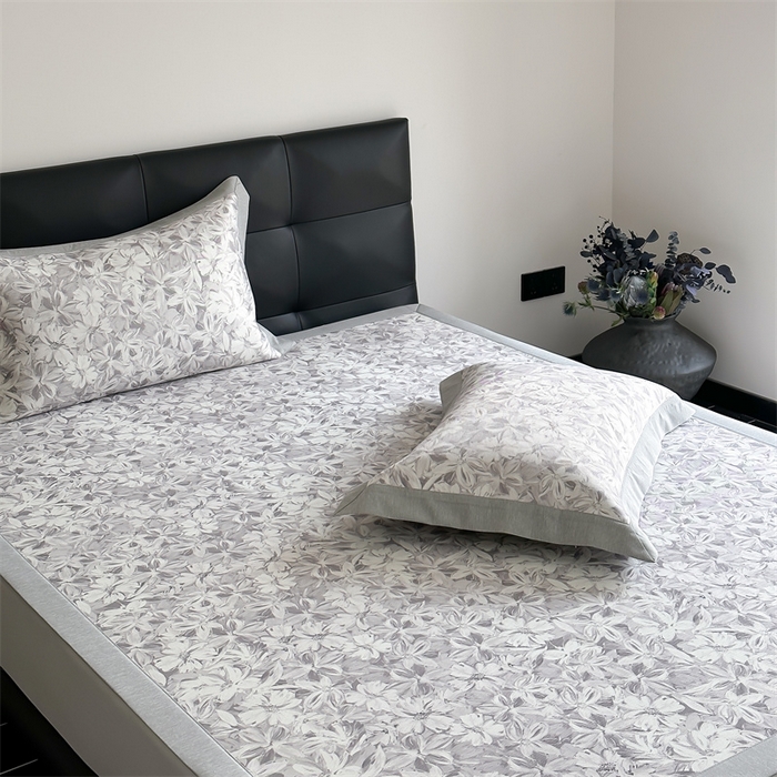 91家纺网 家纺一手货源 找家纺 三味舒屋 2026新款凉感抗菌防螨印花冰丝养生席手绘系列【花卉】床席款 墨语