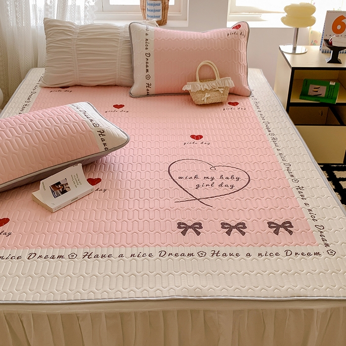 91家纺网 家纺一手货源 找家纺 顾里家纺 顾里家纺 2024新款凉感丝数码印花INS风大版凉席三件套 字母爱心