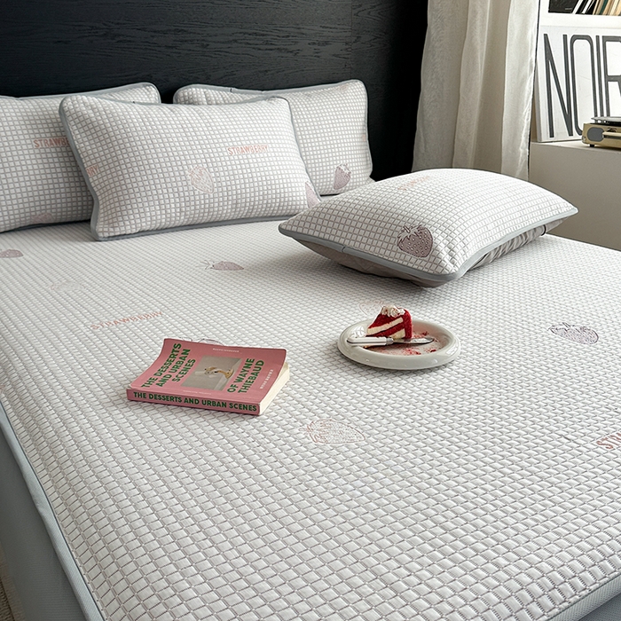 91家纺网 家纺一手货源 找家纺 2024 新款A类立体提花冰豆豆凉感抗菌凉席床笠款 小草莓粉紫