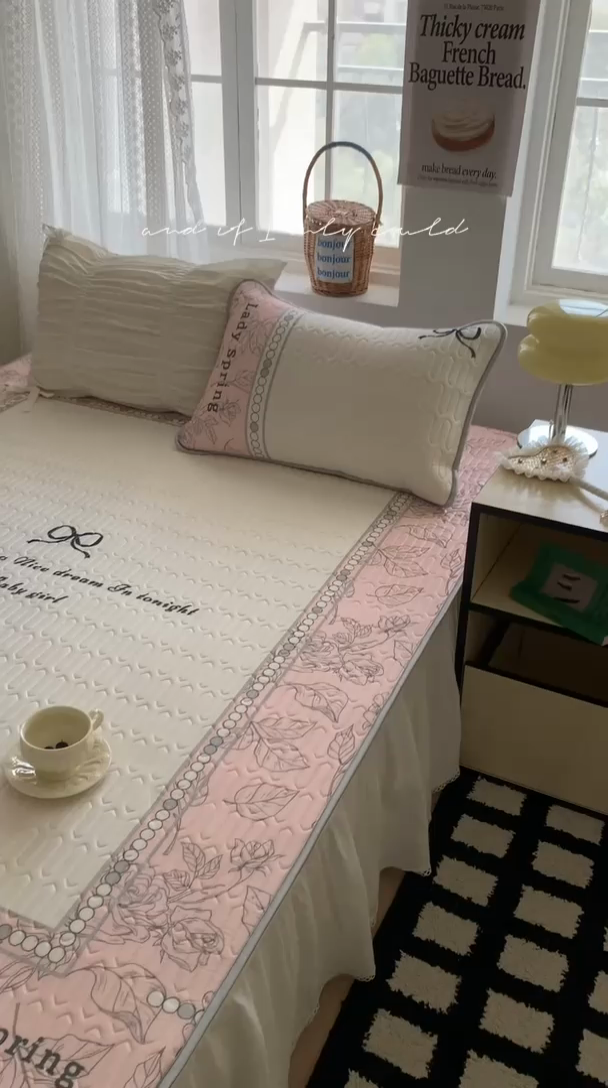 91家纺网 家纺一手货源 找家纺 顾里家纺 顾里家纺 2024新款凉感丝数码印花INS风大版凉席三件套 法式粉花