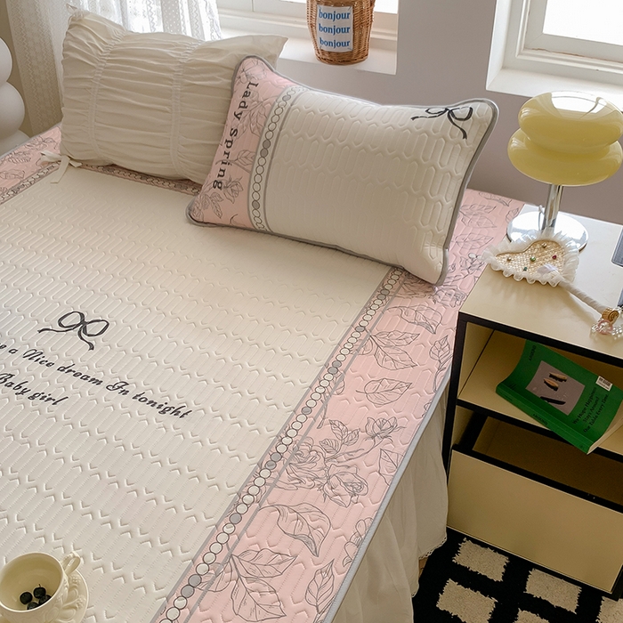 91家纺网 家纺一手货源 找家纺 顾里家纺 顾里家纺 2024新款凉感丝数码印花INS风大版凉席三件套 法式粉花