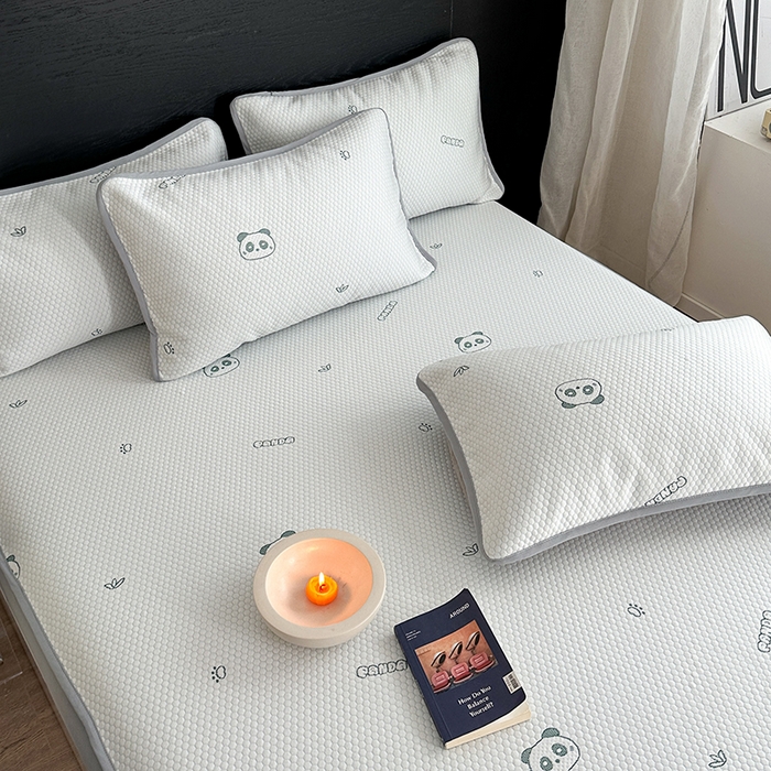 91家纺网 家纺一手货源 找家纺 2024 新款A类立体提花冰豆豆凉感抗菌凉席床笠款 熊猫绿