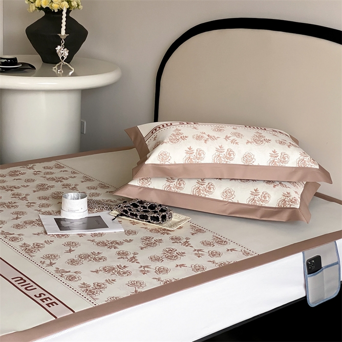 91家纺网 家纺一手货源 找家纺 三味舒屋 2025新款凉感抗菌防螨印花冰丝养生席手绘系列床席款【简欧】  慕斯咖