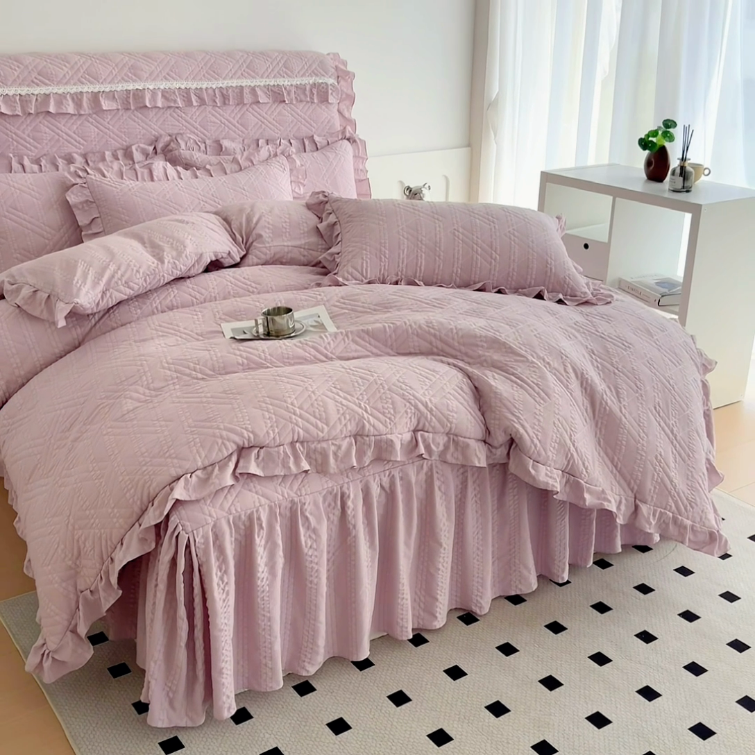 91家纺网 家纺一手货源 找家纺 （总）十个点 2024新款亲肤水洗泡泡棉夹棉绗缝床裙款单品及套件