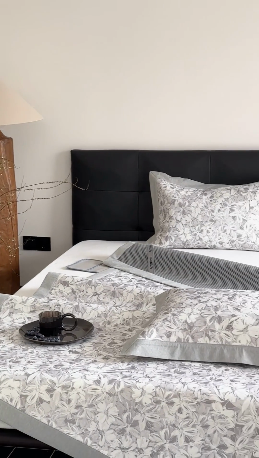 91家纺网 家纺一手货源 找家纺 三味舒屋 2026新款凉感抗菌防螨印花冰丝养生席手绘系列【花卉】床席款 墨语