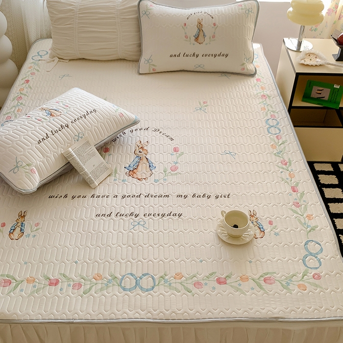 91家纺网 家纺一手货源 找家纺 顾里家纺 顾里家纺 2024新款凉感丝数码印花INS风大版凉席三件套 彼得兔