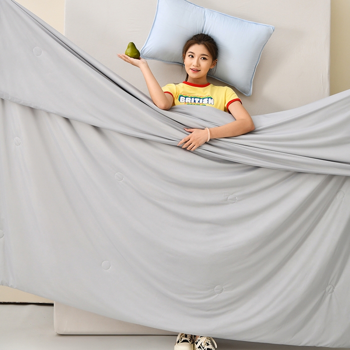 91家纺网 家纺一手货源 找家纺 彩烨 2024纯色凉感丝夏被冰淇淋夏凉被素色空调被学生 【星空灰】