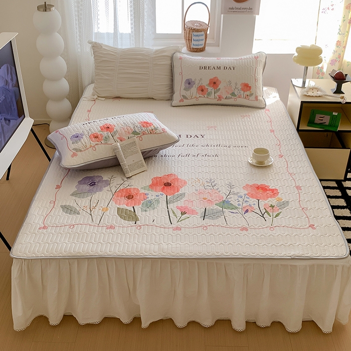 91家纺网 家纺一手货源 找家纺 顾里家纺 顾里家纺 2024新款凉感丝数码印花INS风大版凉席三件套 晕染花花