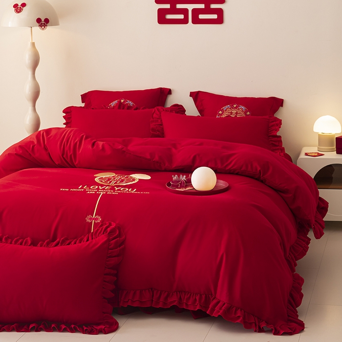 91家纺网 家纺一手货源 找家纺 玉雅家纺 2025新款磨毛时尚花边款床裙婚庆四件套 花边款-爱的故事