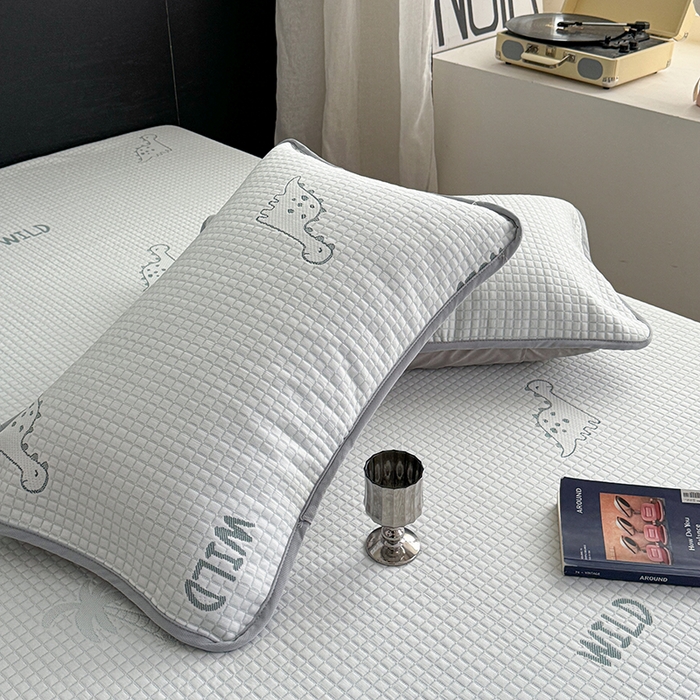 91家纺网 家纺一手货源 找家纺 2024 新款A类立体提花冰豆豆凉感抗菌凉席床笠款 小恐龙绿