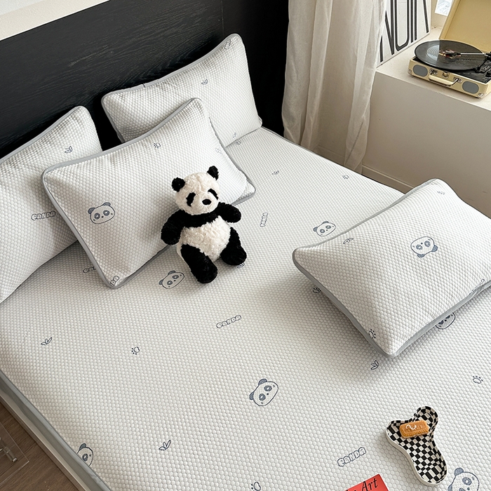 91家纺网 家纺一手货源 找家纺 2024 新款A类立体提花冰豆豆凉感抗菌凉席床笠款 熊猫蓝灰