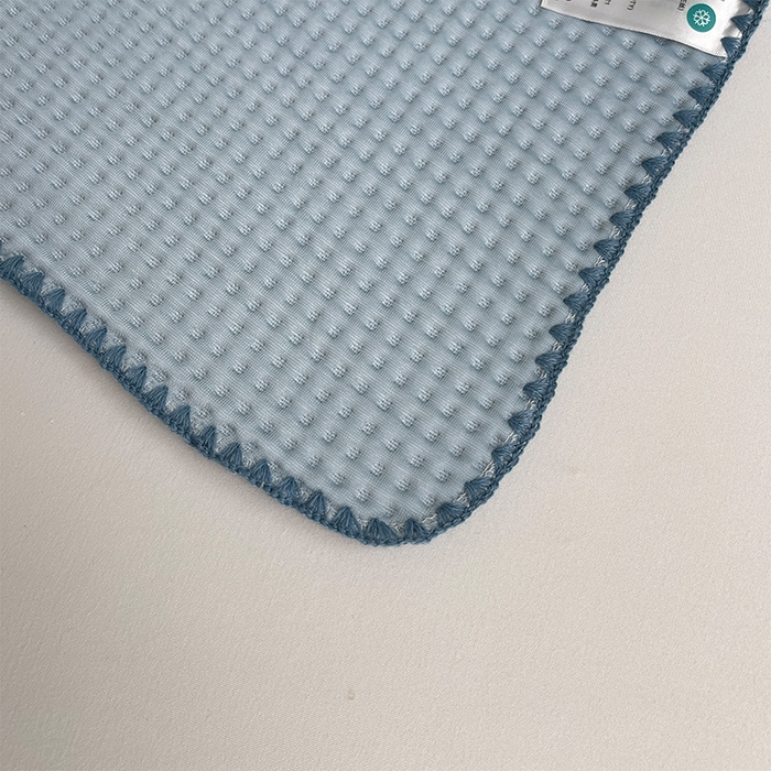 91家纺网 家纺一手货源 找家纺 伊被源 2024新款A类华夫格凉感丝盖毯点点夏被 天空蓝