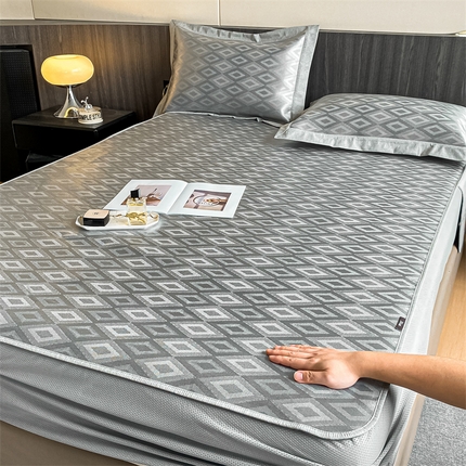 91家纺网 家纺一手货源 找家纺 （总）三味舒屋 2025新款轻奢主义抗菌防螨凉感提花冰丝养生席床笠款